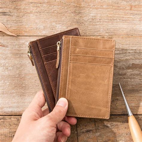 best mini wallet for men.